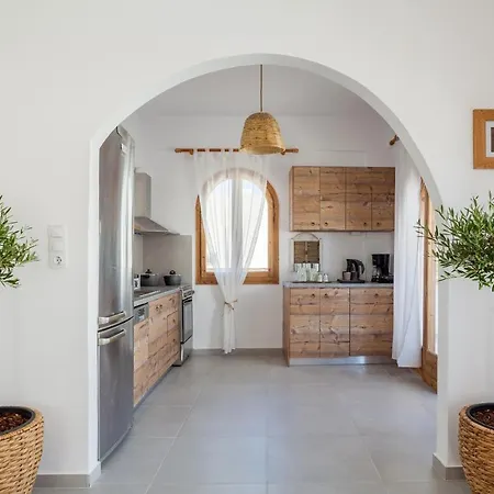 Sandy's Cycladic Style